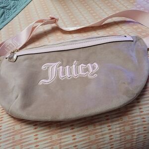 JUICY COUTURE QUEEN OF EVERYTHING FANNY PACK SLING CROSSBODY PINK
